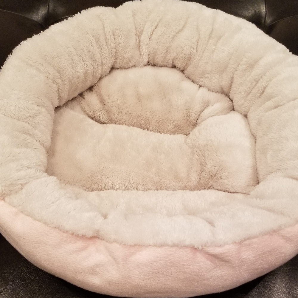 Small pet bed